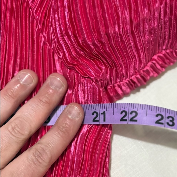 Vintage Elegant Pink Blouse with Bow Accents - Picture 9 of 11